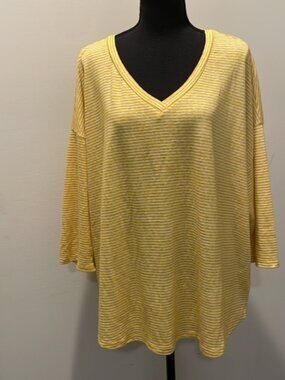 Retrology Women’s Top Tunic Size 2X Yellow Striped Button Embellished
